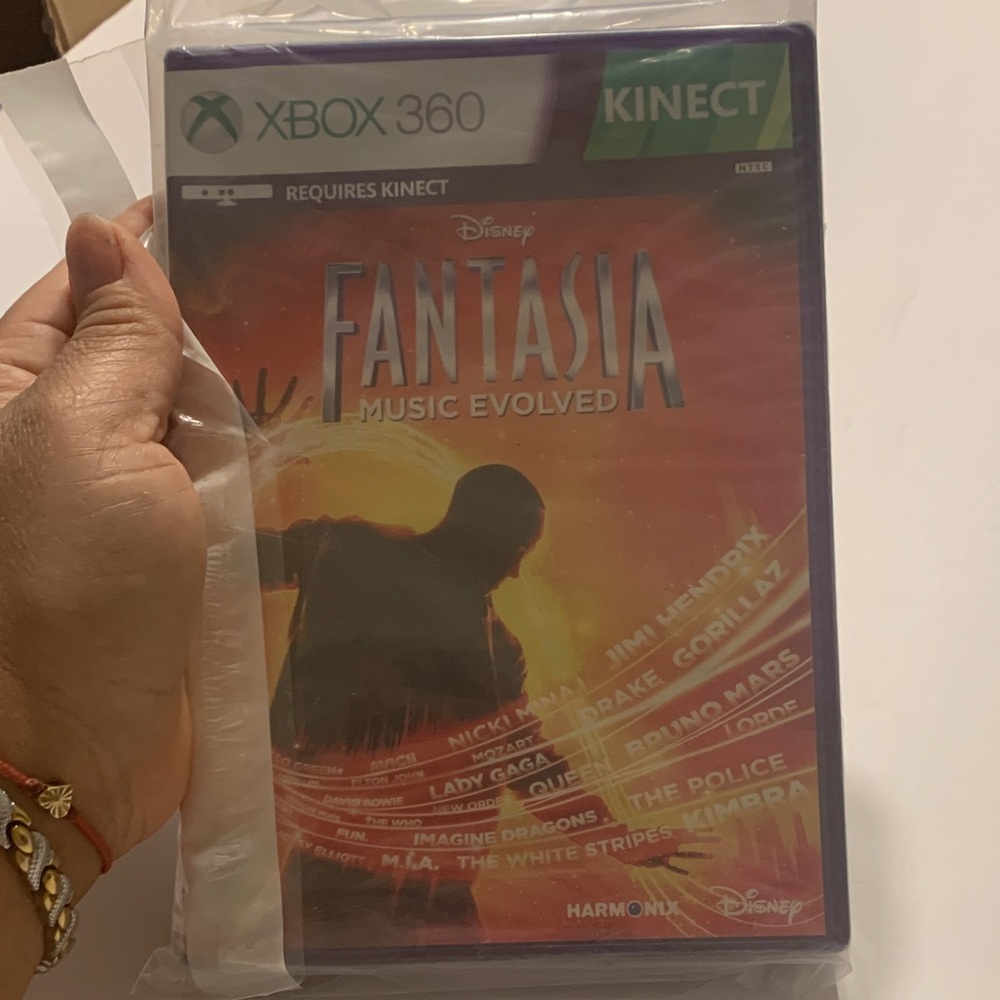 Disney Fantasia: Music Evolved for Xbox 360 - Red and Purple, new